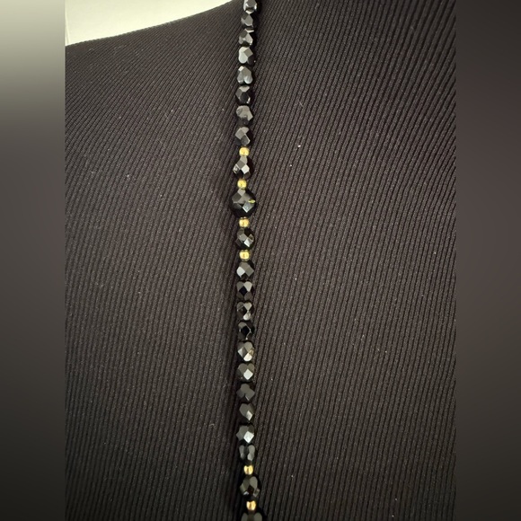 Elegant Black and Gold Beaded Necklace - Picture 3 of 3